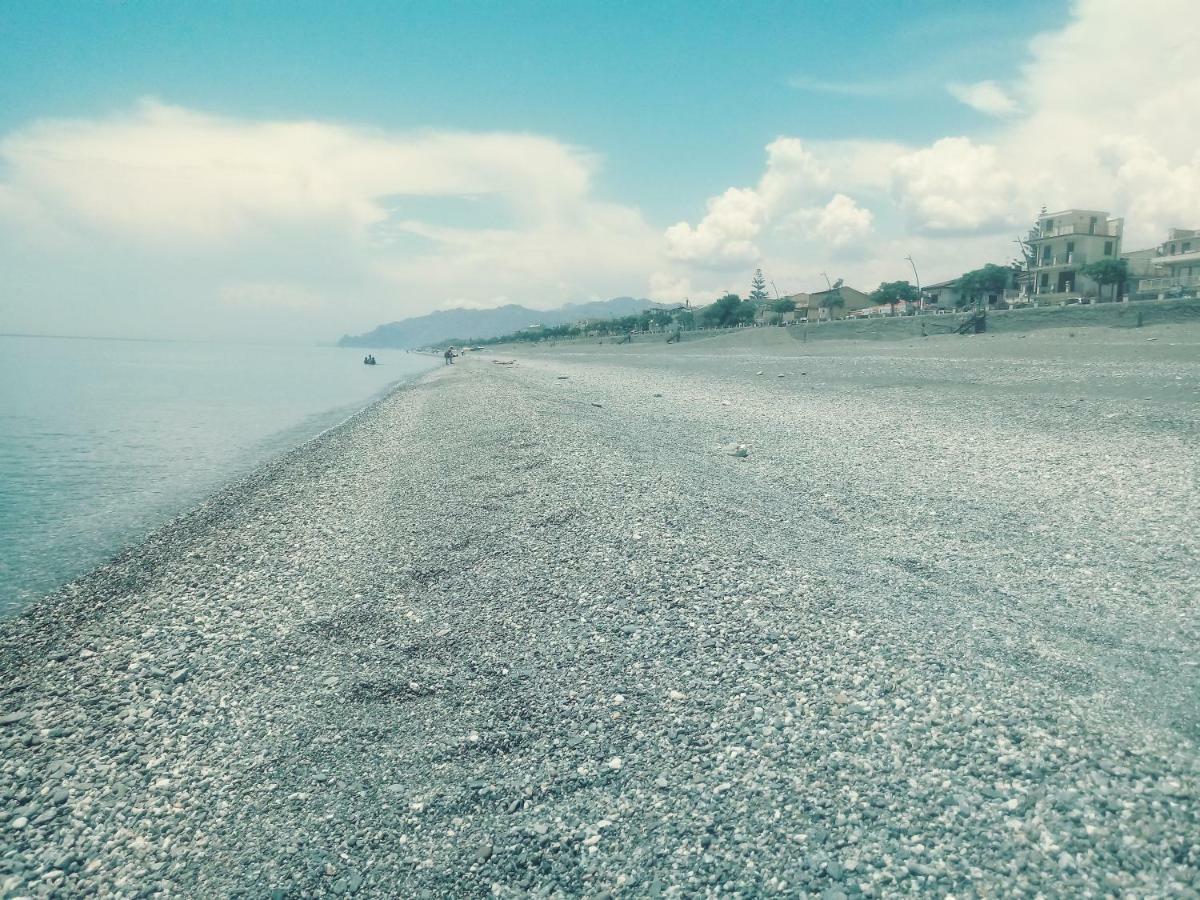 Centrocitta Beach Roccalumera Luaran gambar